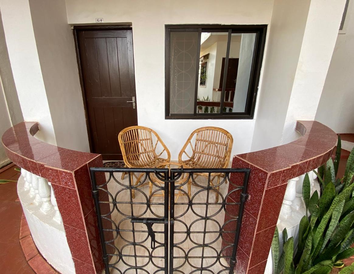 Shanu'S Seaside Inn - A Family-Run Guesthouse Just 100 Metres From Candolim Beach ภายนอก รูปภาพ